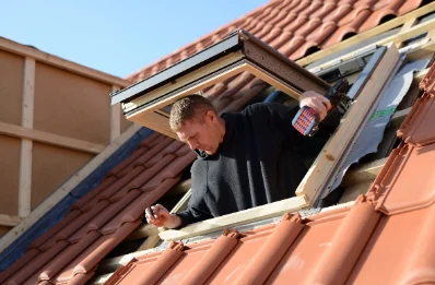 Pose de fenêtres de toit Velux à Effiat